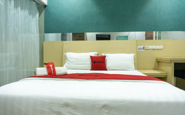 RedDoorz @ Lingkar Luar Street Maumere