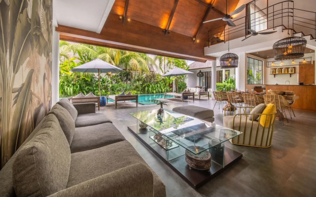 Exclusive Villas Complex, 8 BR, Canggu With Staff