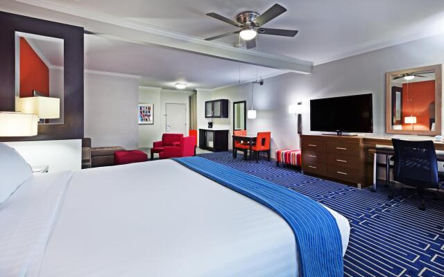 Holiday Inn Express Hotels & Suites Houston East, an IHG Hotel