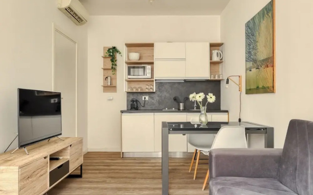 JOIVY Modern Studio for 3