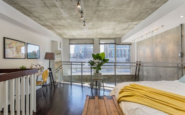 QuickStay - Sunlit Luxury Loft on King West