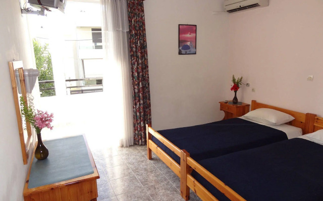 Michalis Studios & Apartments