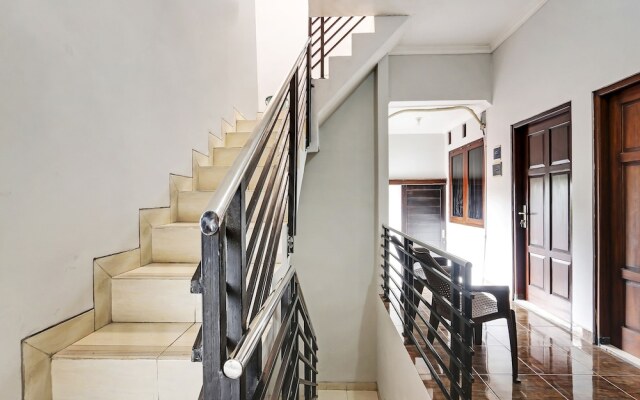 OYO 91082 Nathania Exclusive