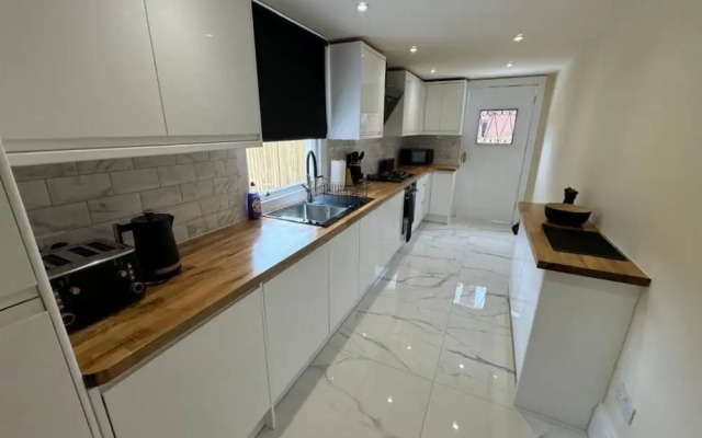Glasgow Central Paradise - Spacious 3- Bed House
