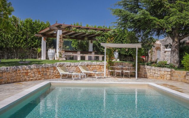 TD Dimora di Genna Trulletto with Lush Garden Pool