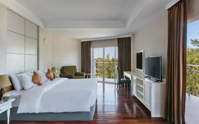 Seapine Beach Golf and Resort Hua Hin