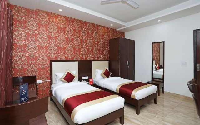 OYO 11044 Hotel Tulip Suites
