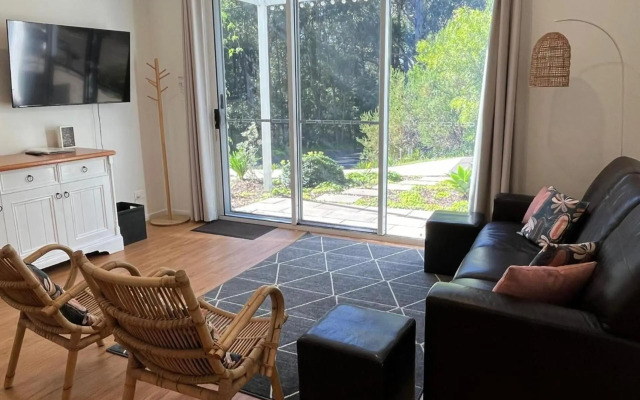 Overlooking Blenheim Beach Feel the Sand Between your Toes