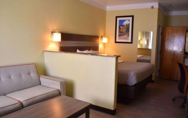 Quality Inn & Suites Gallup I-40 Exit 20