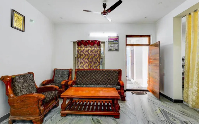 Leo's Home Stay by OYO Rooms