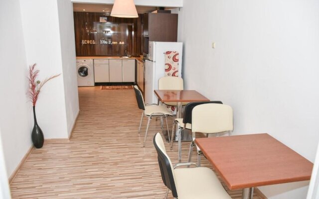 White Rose Family Hotel