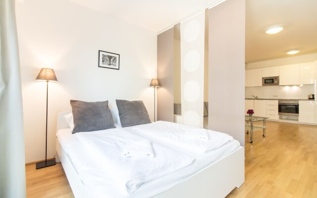 New Modern Apartment with Zizkov Parking