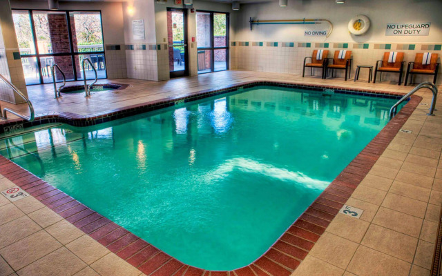 Courtyard by Marriott Memphis Germantown