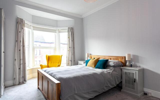Large and Luminous Liverpool Home With Garden