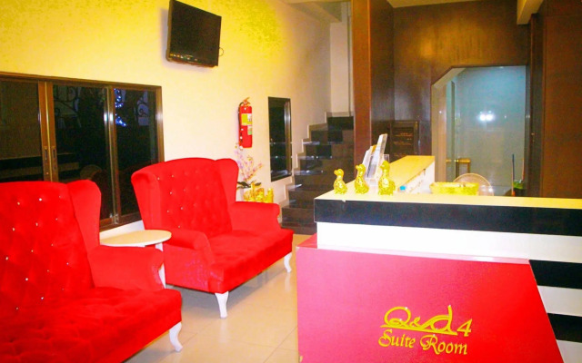 Royal Q&D Suites Hotel
