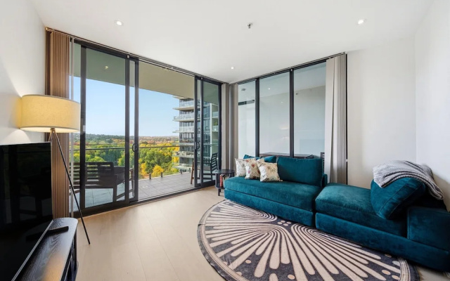 Stylish 1BR CBD w/ Parking Lot – Balcony – Canberra