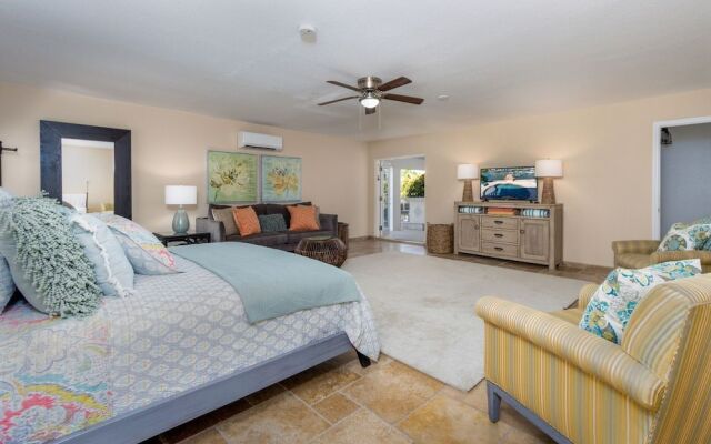 On The Rocks 6 Bedroom Home by Redawning