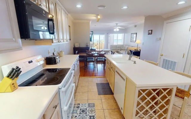 Desoto Beach Club 201