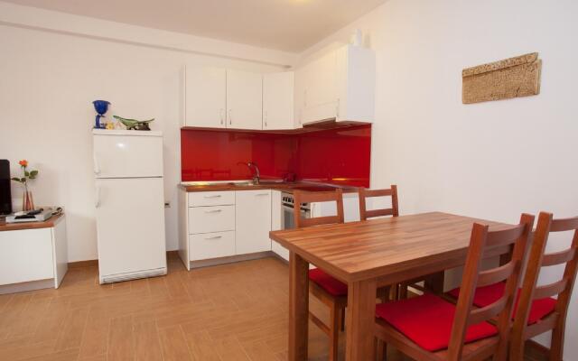 Dekanic D. - Two Bedroom