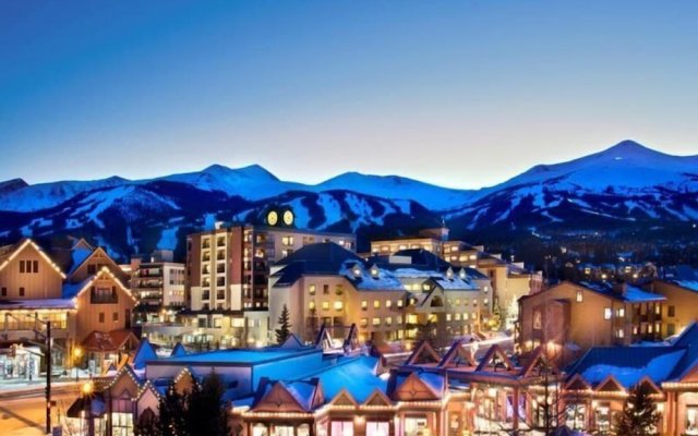 4 Bedroom Ski in, Ski out Mountain Vacation Rental Located Next to Historic Main Street in Downtown Breckenridge