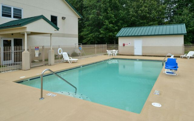 Star City Inn & Suites