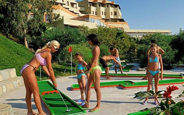 Green Beach Resort Hotel