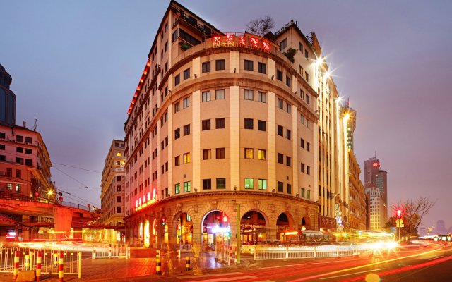 Xinhua Hotel