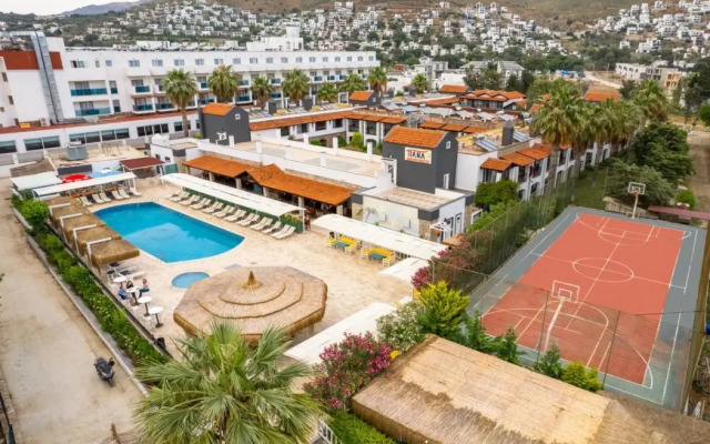 Tiana Beach Resort - All Inclusive