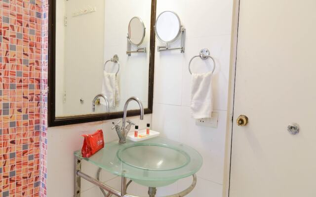 OYO 18814 Hotel Maya International