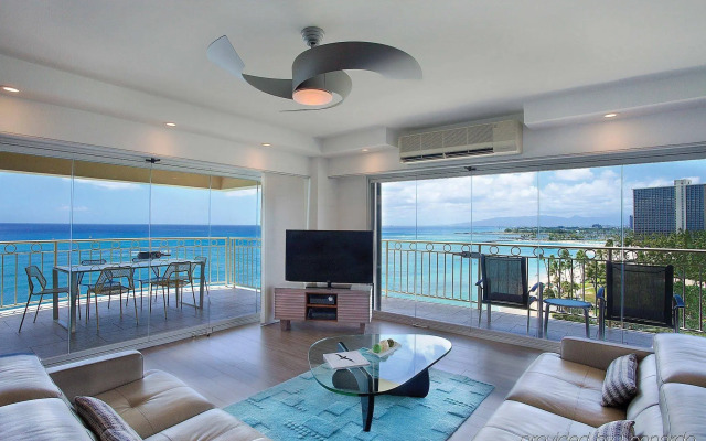 Waikiki Shore by OUTRIGGER