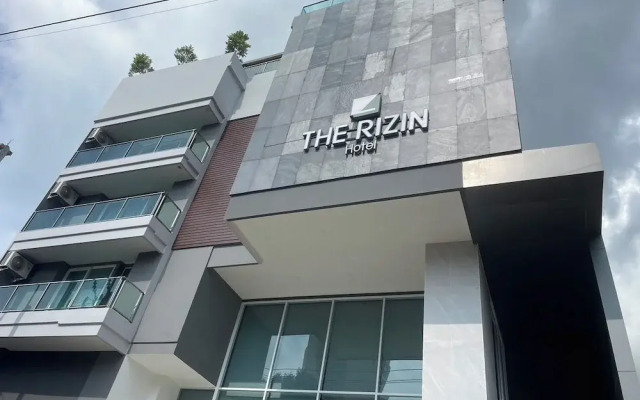 The Rizin Hotel Phratumnak