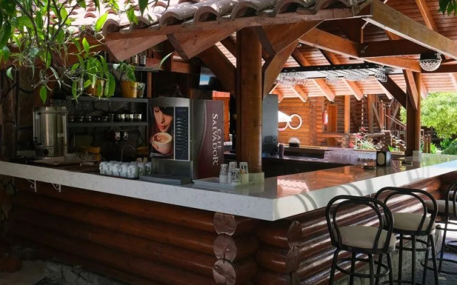 Woodline Hotel