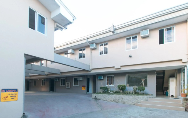 RedDoorz @ Grand Apartelle Hernan Cortes Cebu