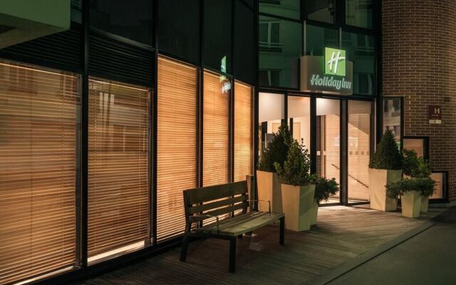 hotelImage
