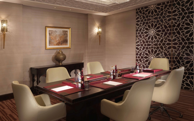 Bab Al Qasr Hotel
