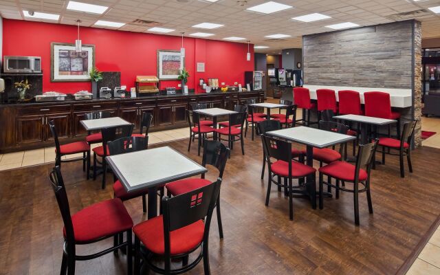 Spark by Hilton Oak Forest