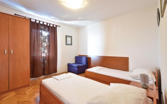 Amazing Home in Stanici With Wifi and 4 Bedrooms