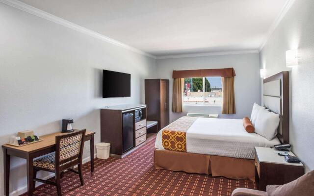 Rodeway Inn & Suites Pasadena