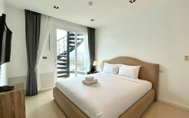 The oh so Sexy Triple Penthouse-rare 3-5br 188m2