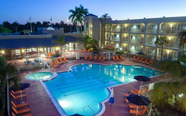 La Quinta Inn & Suites by Wyndham Ft. Myers-Sanibel Gateway