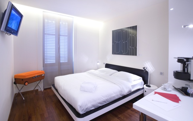 La Cour Des Augustins Boutique Gallery Design Hotel