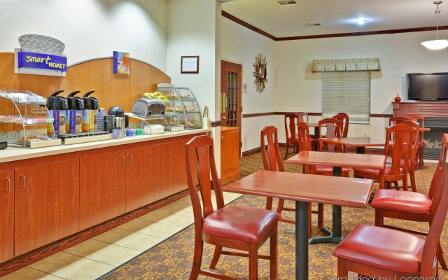 Holiday Inn Express Hotel & Suites Dayton West - Brookville by IHG