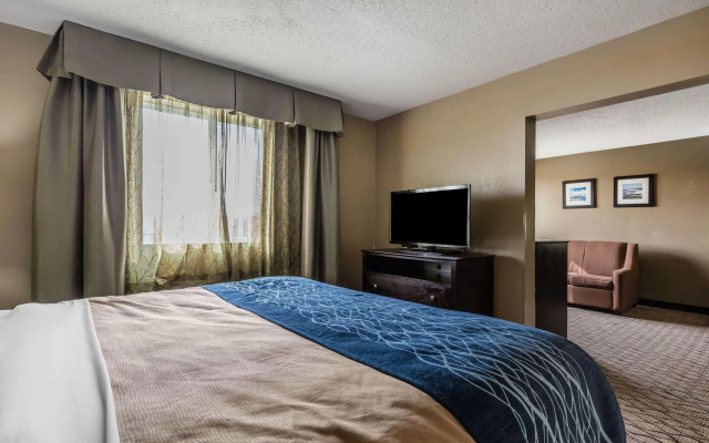 Magnolia Bay Hotel & Suites