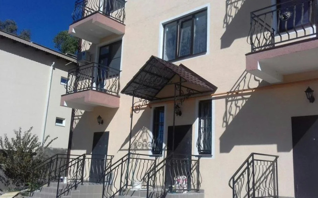 Guest house on Transportnay 80/5