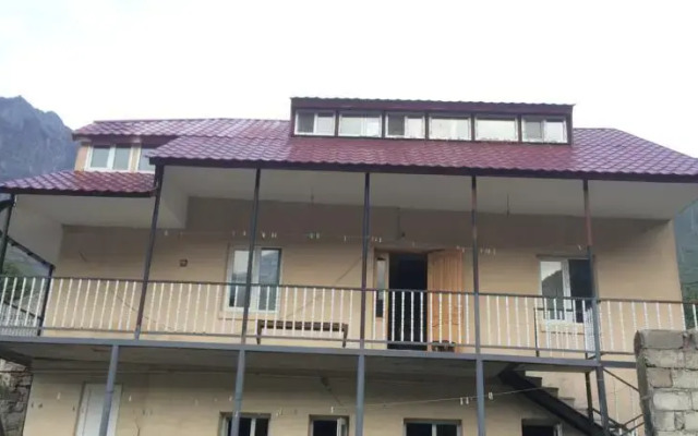Uptown Kazbegi Guesthouse