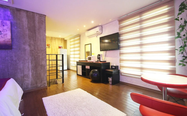 Buan Gyeokpo Jazz Motel and Pension
