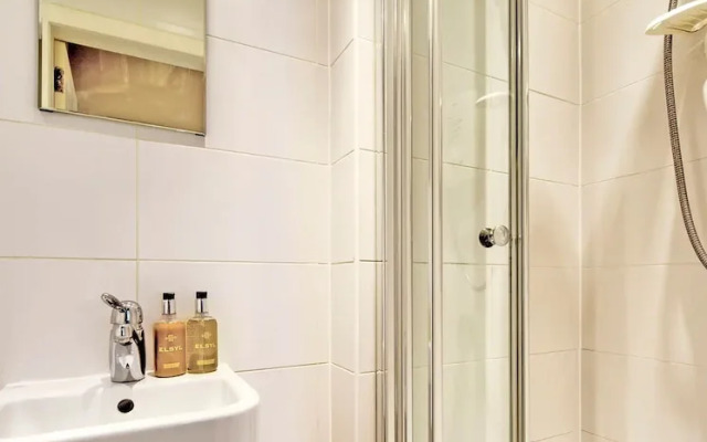 JOIVY 1-Bed Flat In Edinburgh Old Town