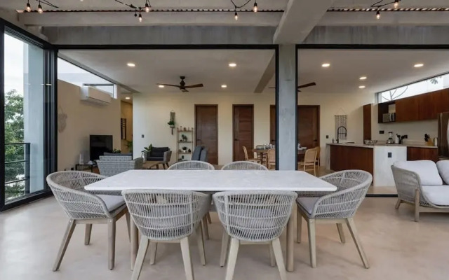 Luxury Penthouse w Private Pool Stunning Views