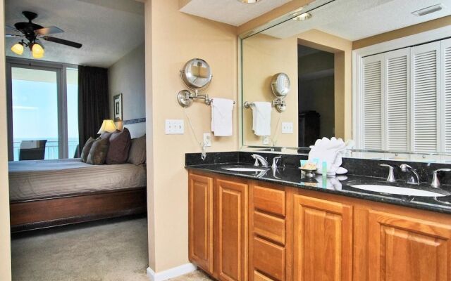 Colonnades 1901 - 4 Br condo