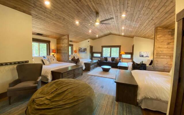 Yellowstone Crossing Lodge